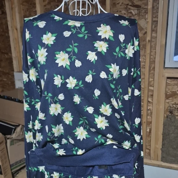 Draper James Navy Floral Lounge Set - Picture 2 of 10